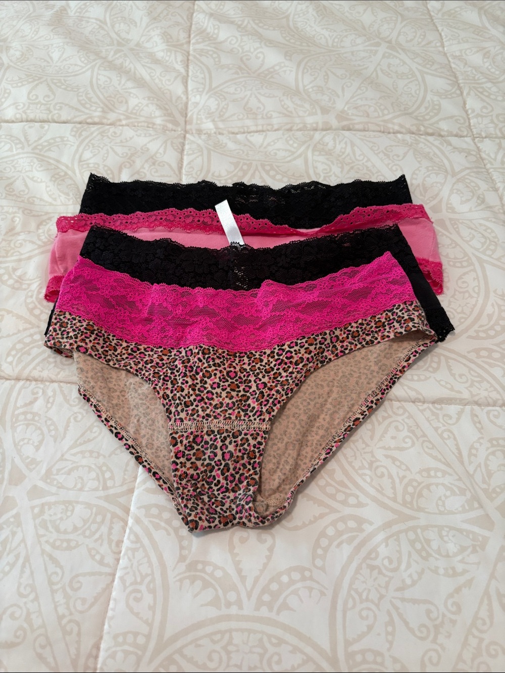Victoria’s Secret bundle of 4 lace trim hipster panties